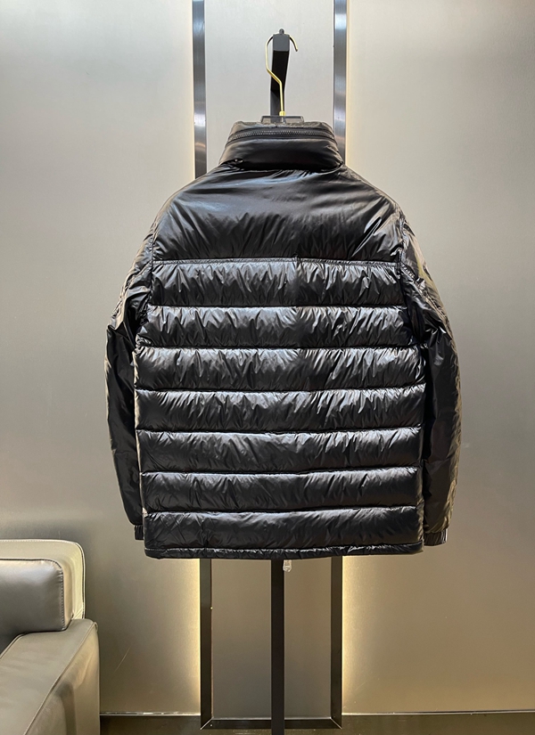 ハイクオリティダウンジャケット全体デザイン